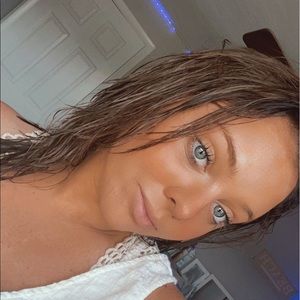 Meet your Posher, Carly